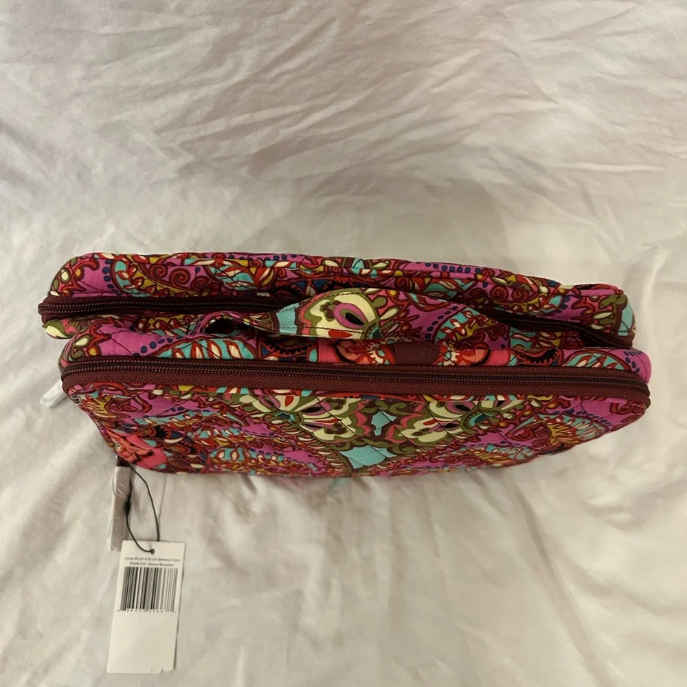 NWT Vera Bradley Large Brush and Brush‎ Makeup Case - Resort Medallion